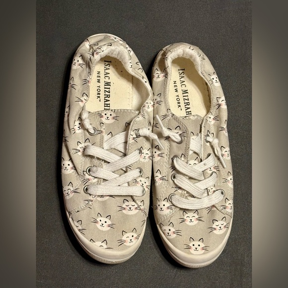 Isaac Mizrahi Cat Print Lace-Up shoes - Picture 1 of 7